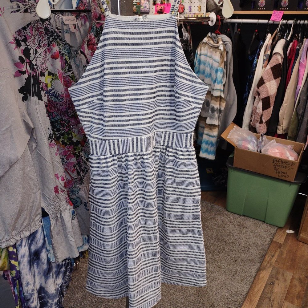 SALE!! Sleeveless blue and white striped dress from Banana Republic size 00P EUC